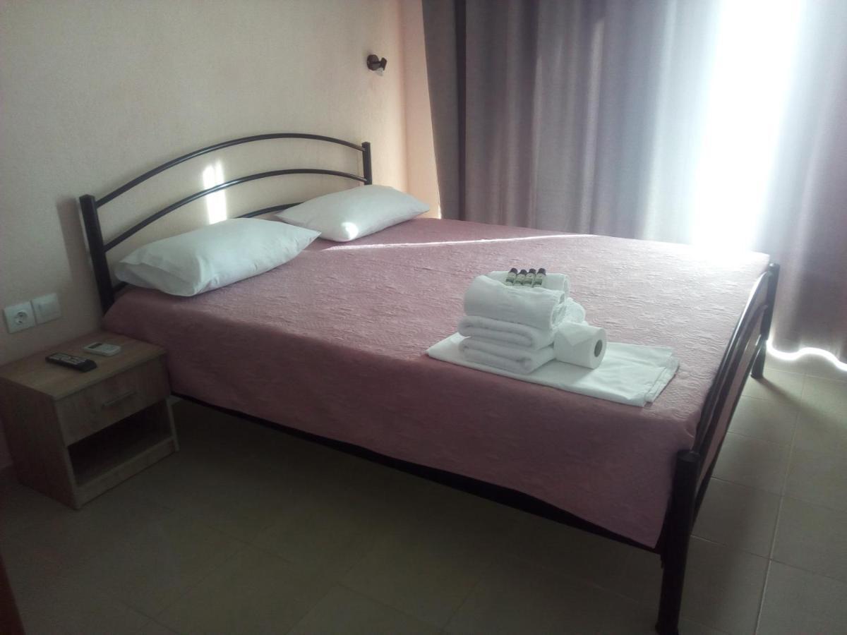 Persefoni Rooms Apartments & Mezonetes Торони Екстериор снимка