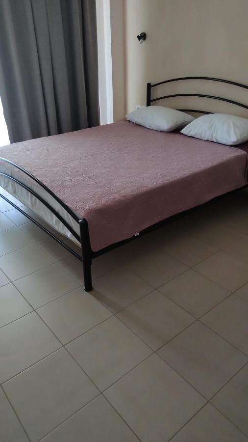 Persefoni Rooms Apartments & Mezonetes Торони Екстериор снимка